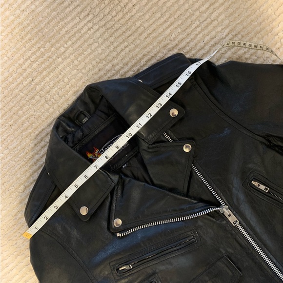 Vintage Women’s Leather Jacket- Advanced Motorcyle Gear - Picture 8 of 11